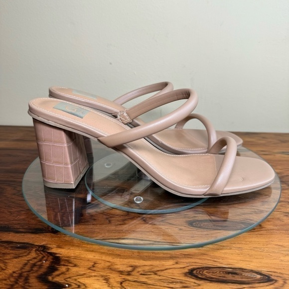 DV by Dolce Vita Halsty Double Band Mules in caramel - Picture 8 of 16